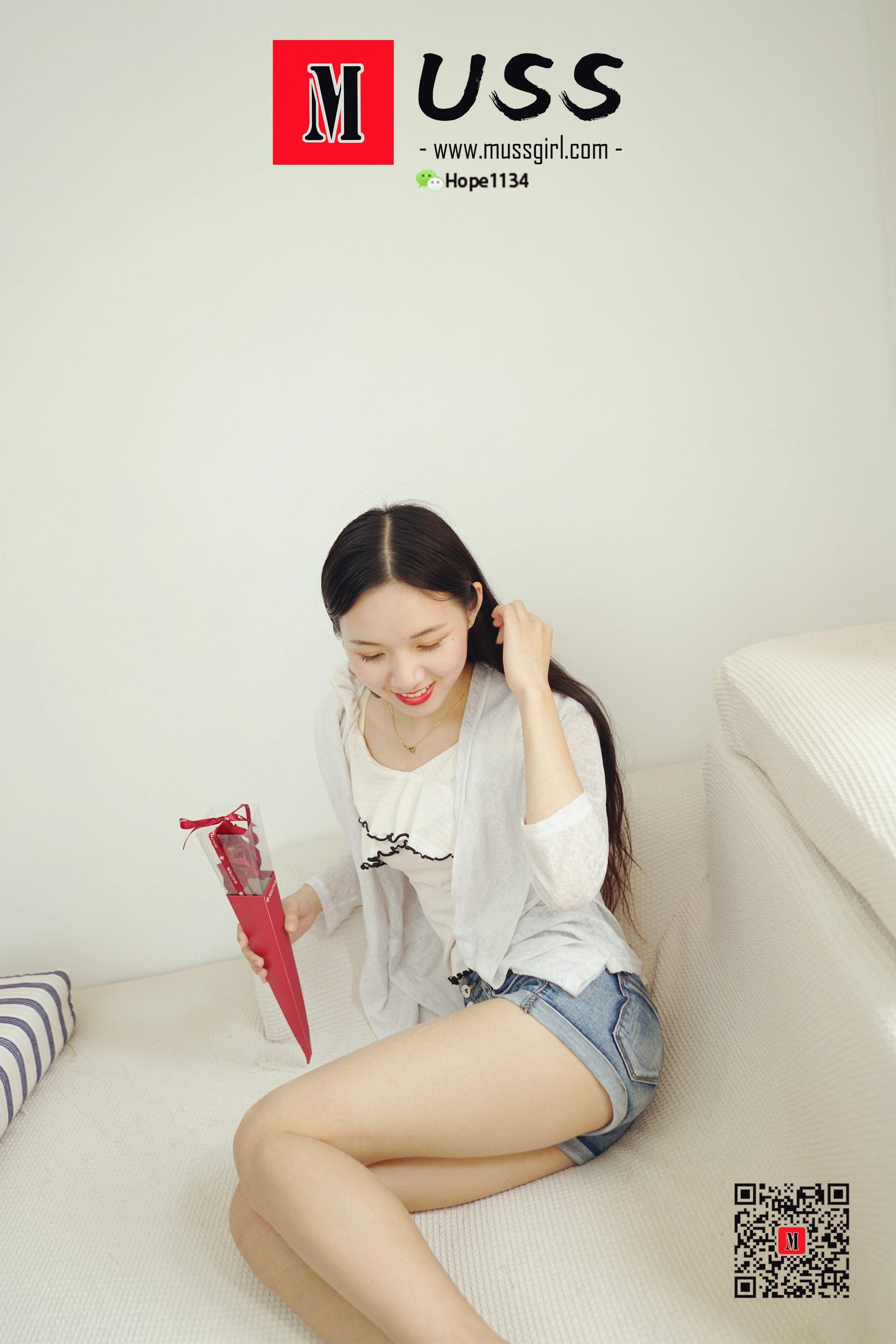 [MussGirl慕丝女郎] NO.276 我喜欢你手中的玫瑰-品图吧