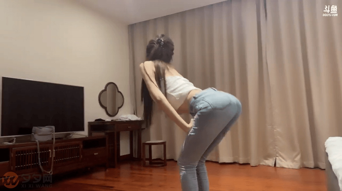 斗鱼主播秀秀呢精选加特林舞蹈视频合集[81V/12.9G]-品图吧